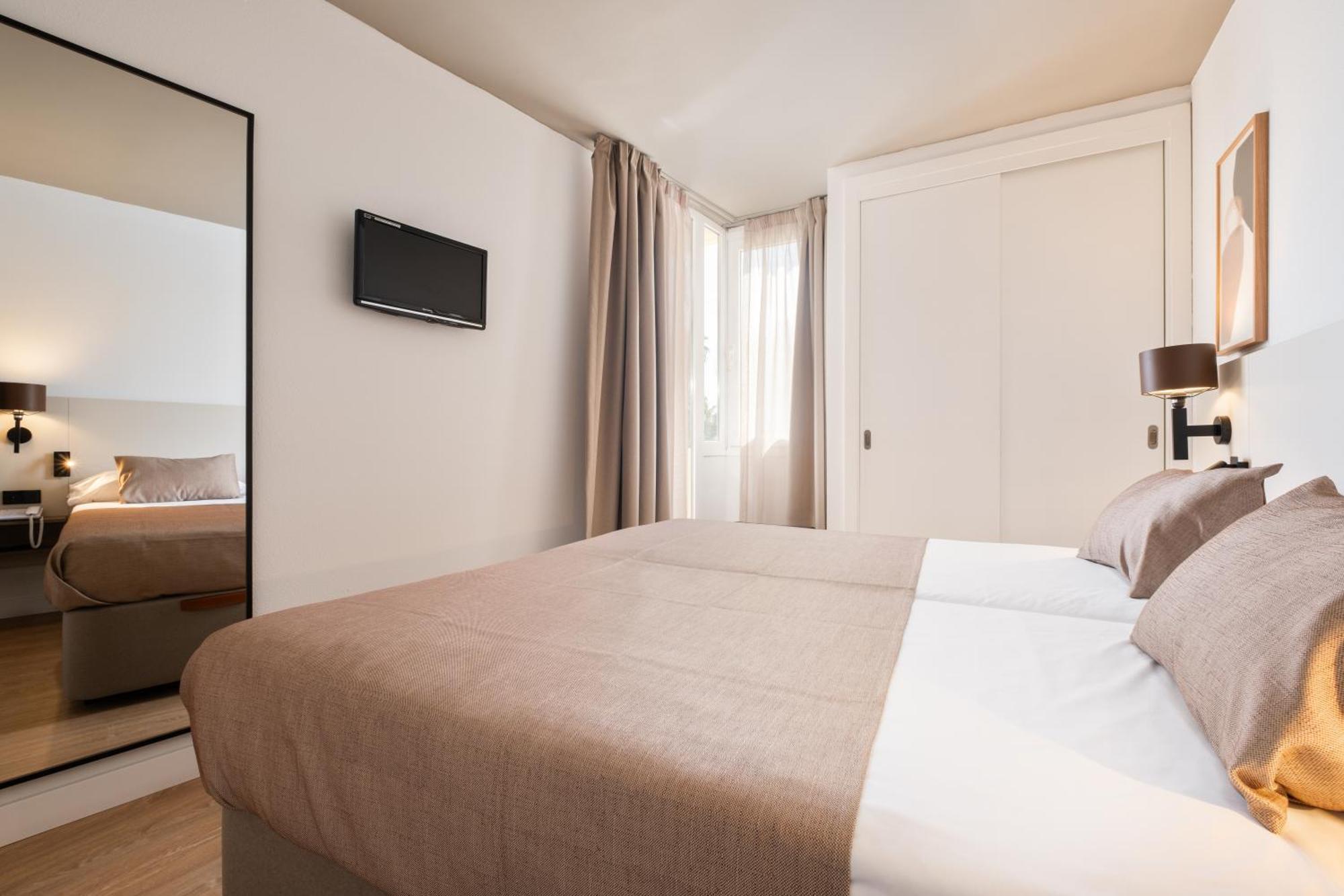 Aparthotel Duva & Spa Порт де Пойенса Екстериор снимка